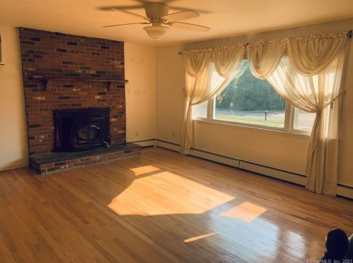 64 Old Brickyard Ln, Kensington, CT 06037 exterior