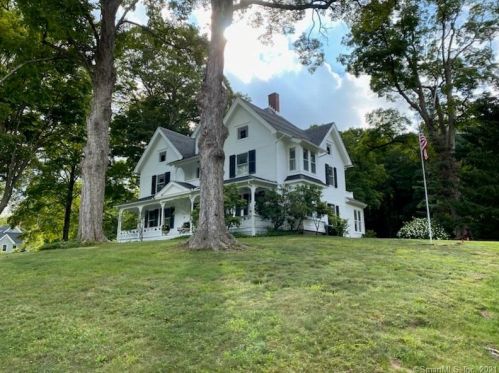 49 Christian St, Washington Depot, CT 06777 exterior