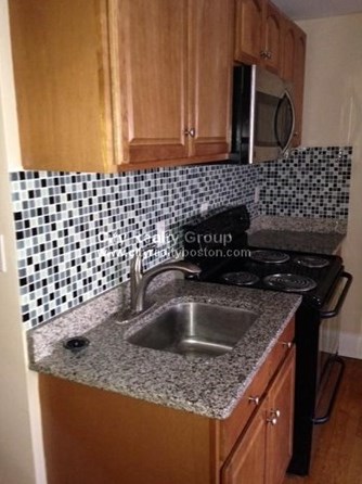 2989 Washington St, Roxbury Xing, MA 02119 exterior