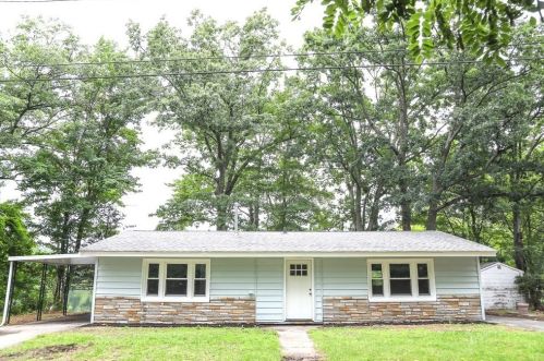 28 Breeze Dr, Worcester, MA 01602 exterior