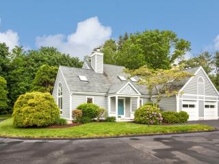 20 Centre Village Dr, Madison, CT 06443 exterior