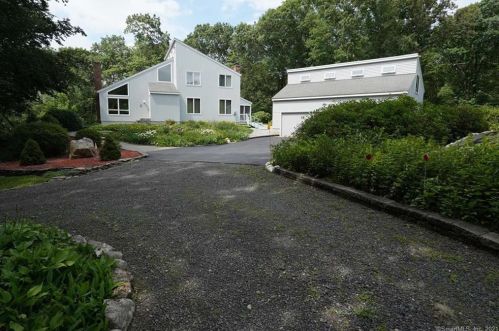654 Plymouth Rd, Torrington, CT 06791 exterior