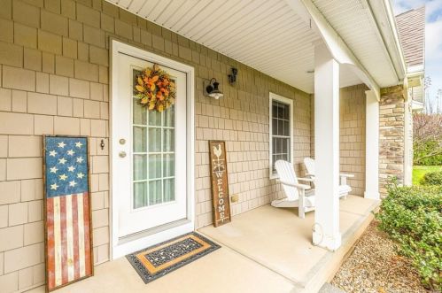2 Hayfield Ln, East Windsor, CT 06016 exterior