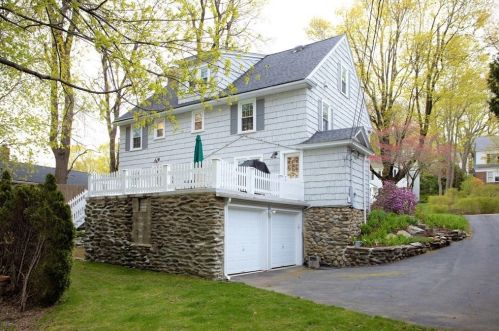 23 Beechmont St, Worcester, MA 01609 exterior