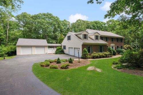 108 John Scott Ln, North Kingstown, RI 02852 exterior