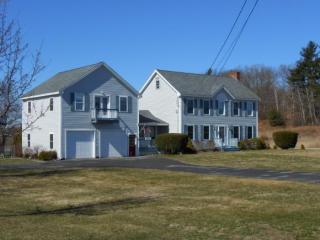 66 Deer Hill Rd, Kensington, NH 03833 exterior