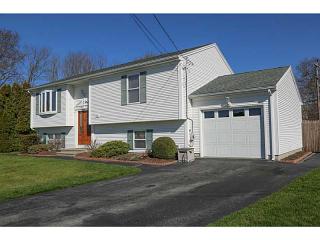 41 Wild Flower Cir, Warwick, RI 02889 exterior