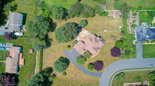 87 Gossets Turn Dr, Middletown, RI 02842 exterior