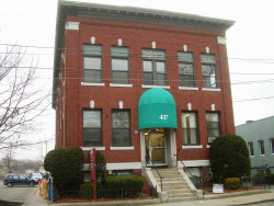 437 Cherry St, Newton, MA 02465 exterior