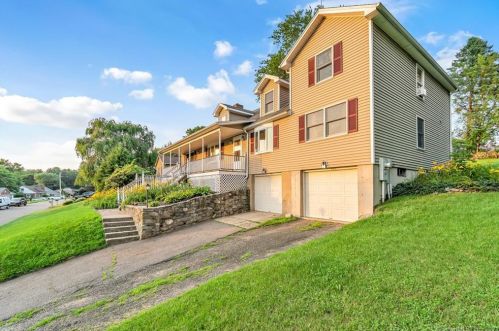 18 Grandview Blvd, Derby, CT 06418 exterior