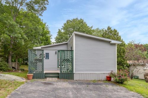 30 Cantaberry Ln, Coventry, RI 02816 exterior