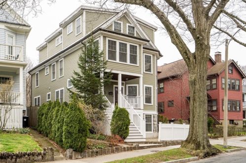 51 Eliot St, Roxbury-Xing, MA 02467 exterior