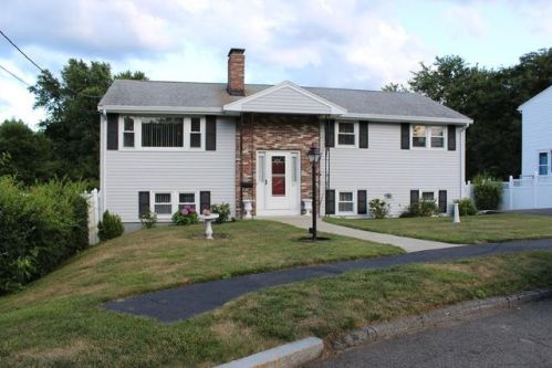 27 Ryan Rd, Danvers, MA 01923 exterior