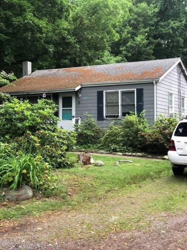 14 Maple Rd, Warren, RI 02885 exterior