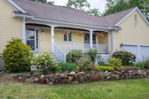 90 Marshview Cir, Seabrook, NH 03874 exterior