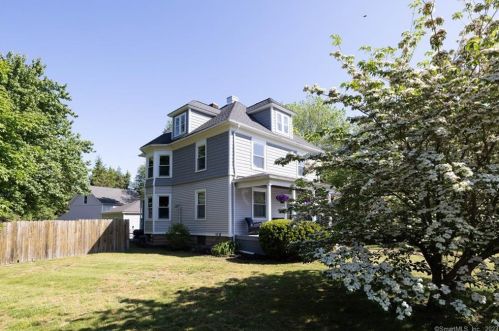 498 Ellington Rd, Wapping, CT 06074 exterior