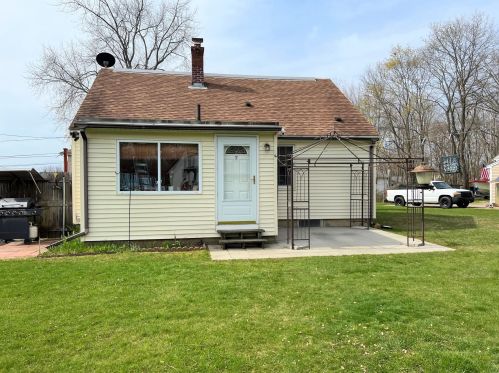 2 Rose St, Dover, NH 03820 exterior