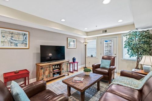 865 Lagrange St, Roxbury-Xing, MA 02132 exterior