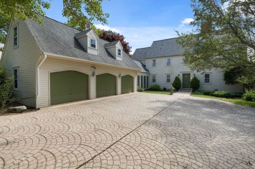 11 Bay Cliff Cir, Plymouth, MA 02360 exterior