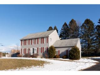 2 Squire Dr, Somersworth, NH 03878 exterior
