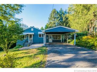 47 Stoughton St, Litchfield, CT 06787 exterior