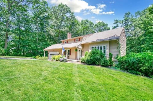 53 Seabury Ave, Gales-Ferry, CT 06339 exterior