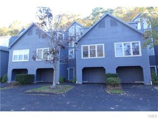 102 Fawn Ridge Ln, Norwalk, CT 06851 exterior