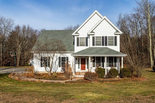 138 Old Town Road Ext, Epsom, NH 03234 exterior