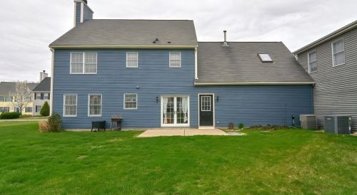 175 Clear Pond Dr, Walpole, MA 02081 exterior