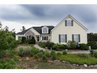16 Wood Duck Cir, Sandown, NH 03873 exterior