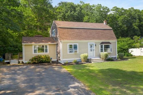 161 Gunners Exchange Rd, Plymouth, MA 02360 exterior