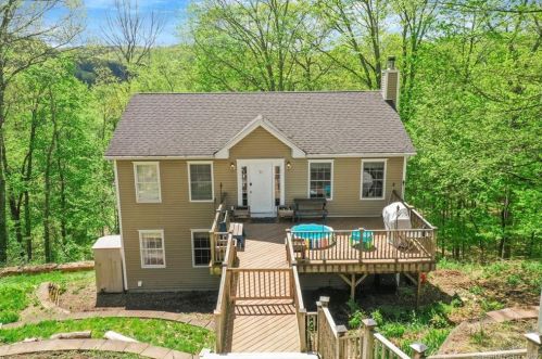 53 Little Punkup Rd, Seymour, CT 06478 exterior