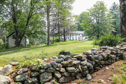 42 Blackman Rd, Chichester, NH 03258 exterior