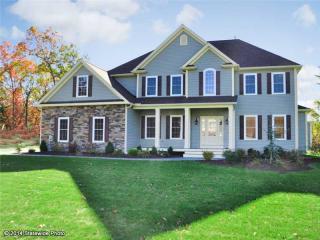 11 Crest Cir, Smithfield, RI 02917 exterior