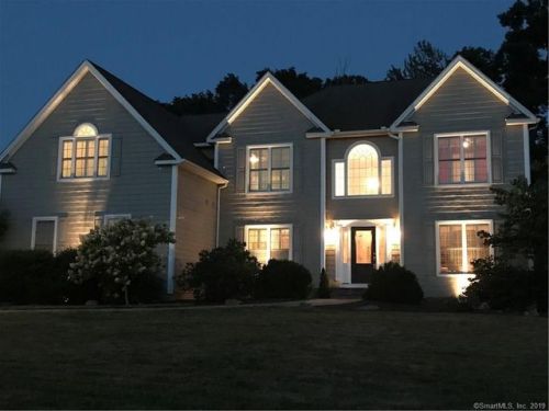 25 Block Farm Rd, Upper-Stepney, CT 06468 exterior