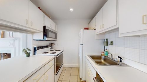 427 Marlborough St, Roxbury-Xing, MA 02115 exterior