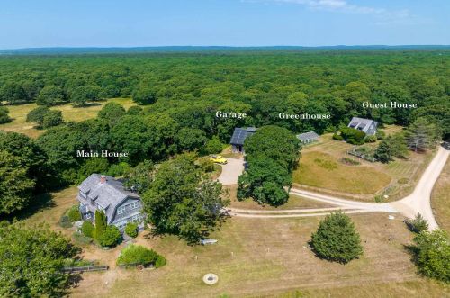 39 Sarita Walker Rd, Marthas Vineyard, MA 02539 exterior