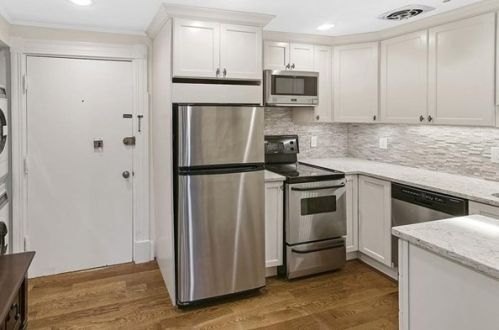 257 Marlborough St, Roxbury-Xing, MA 02116 exterior
