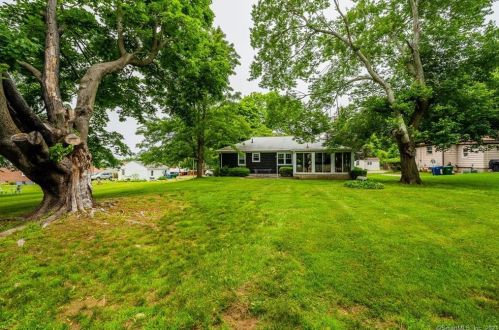 5 Summer Rest Rd, Waterford, CT 06385 exterior