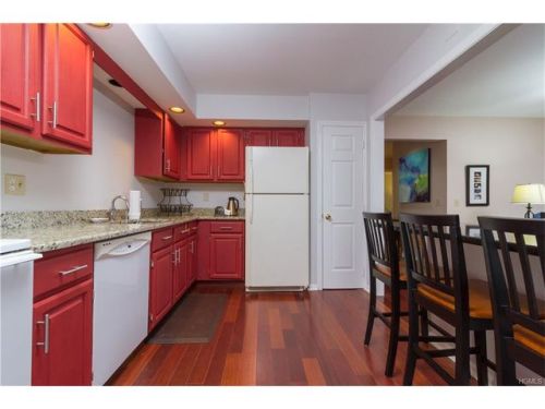 121 Heatherwood Dr, Brookfield-Center, CT 06804 exterior