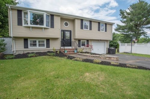 90 Nicholas Rd, Raynham, MA 02767 exterior