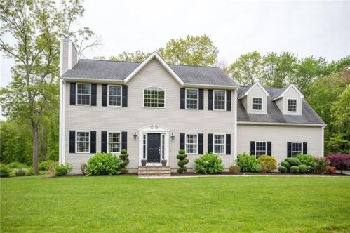 55 Julia Ct, Kingston, RI 02881 exterior