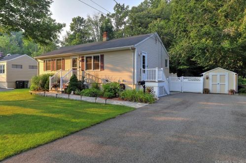 382 Pond Point Ave, Milford, CT 06460 exterior