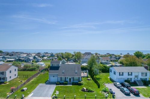 31 Glendale Rd, Narragansett, RI 02882 exterior