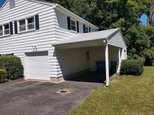108 Sunnyslope Dr, Middletown, CT 06457 exterior