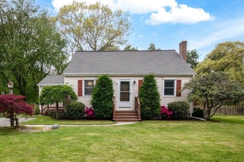 246 Mechanic St, Foxborough, MA 02035 exterior