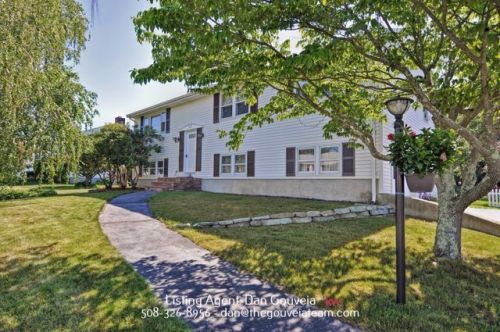 180 Steve Dr, Taunton, MA 02780 exterior