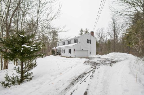 64 River Rd, Stratham, NH 03885 exterior