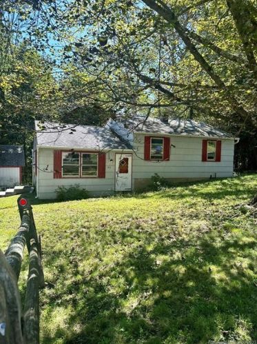 46 Kennedy Dr, Litchfield, CT 06787 exterior