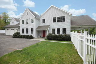 1 Vineyard Ln, Westport, CT 06880 exterior